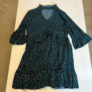 3/$15 🌺 green polka dot dress